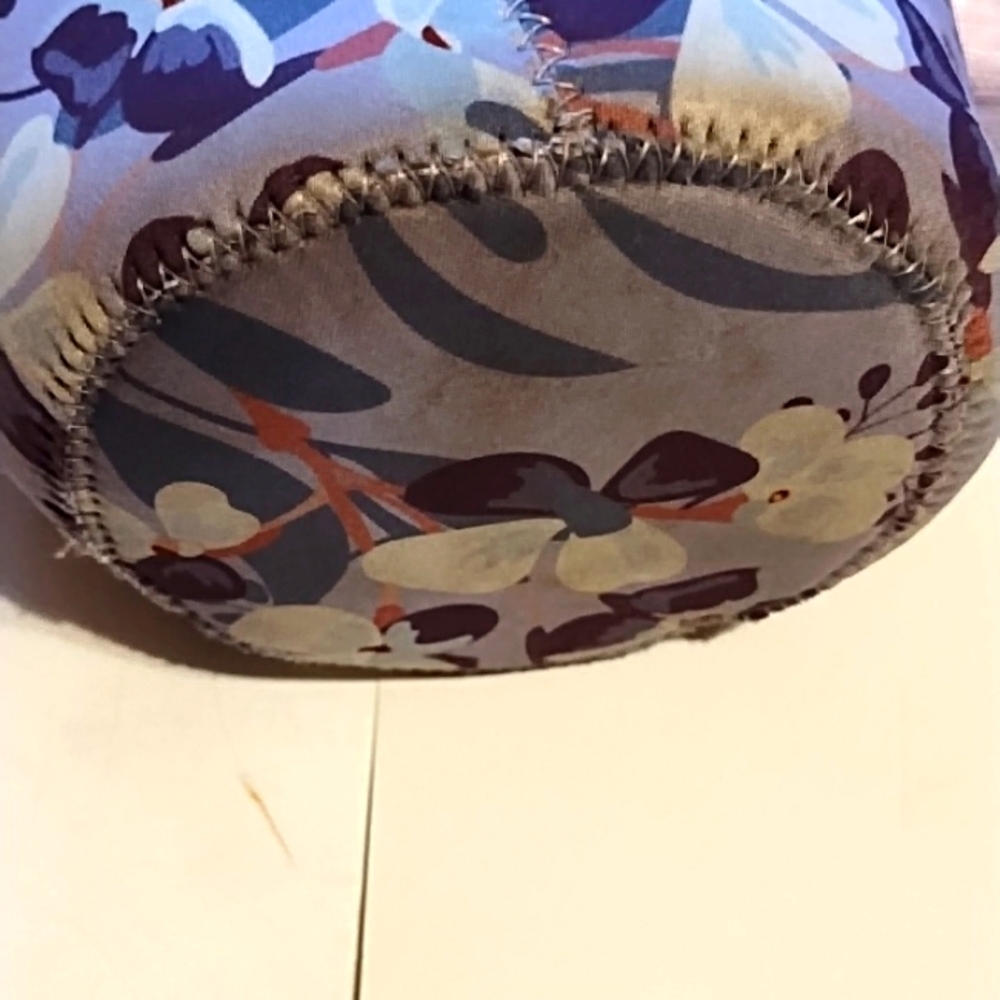 Floral Lavender Water Bottle Holder (by Ello) - Picture 3 of 10